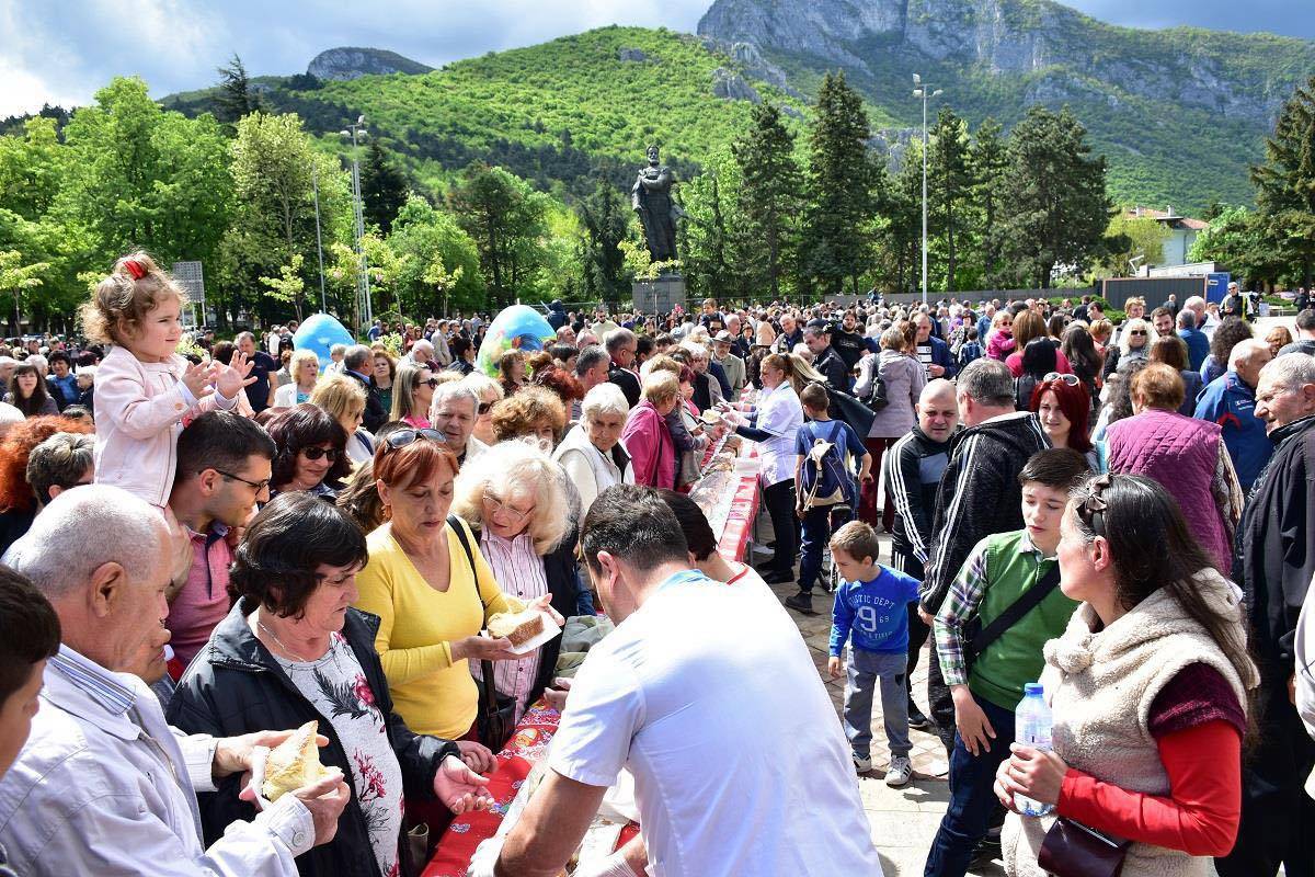 Над 300 козунаци ще бъдат раздадени за Великден във Враца